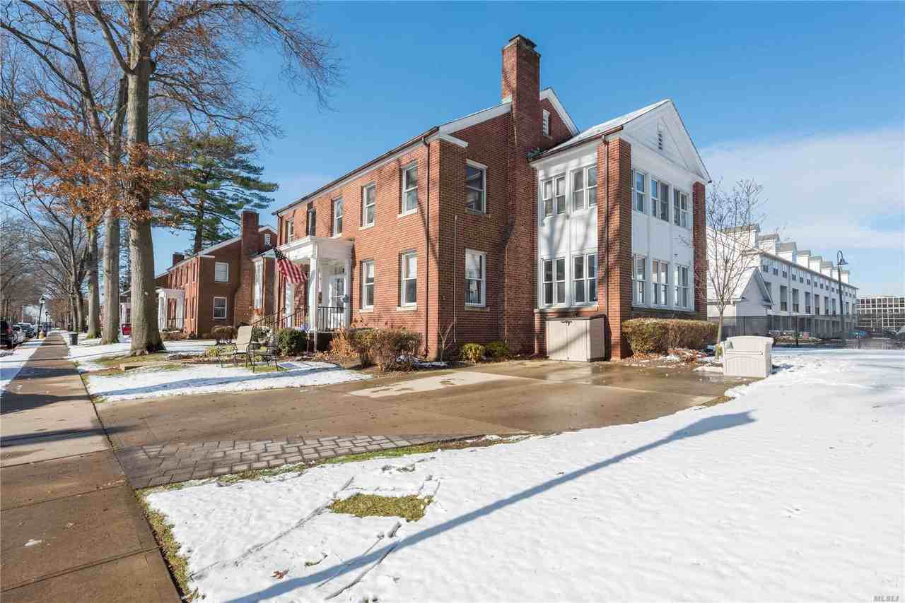 312 Ellington Ave - Photo 2 of 20