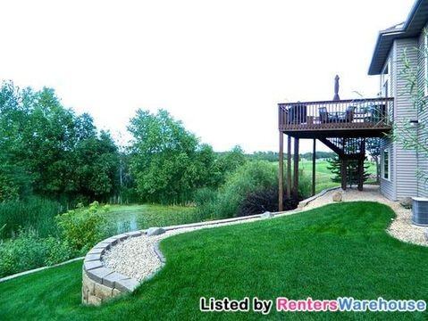 9390 Glenborough Dr - Photo 2 of 15