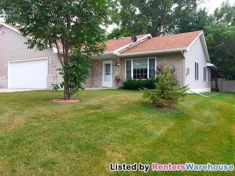 135 Elm St N - Photo 2 of 15