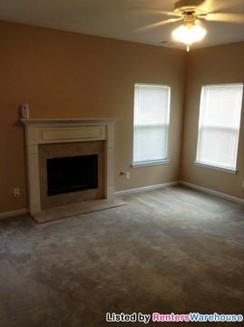 1114 Silverbrook Dr - Photo 3 of 10