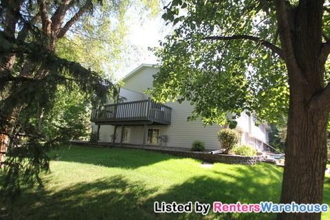 8583 Yalta St NE - Photo 2 of 15