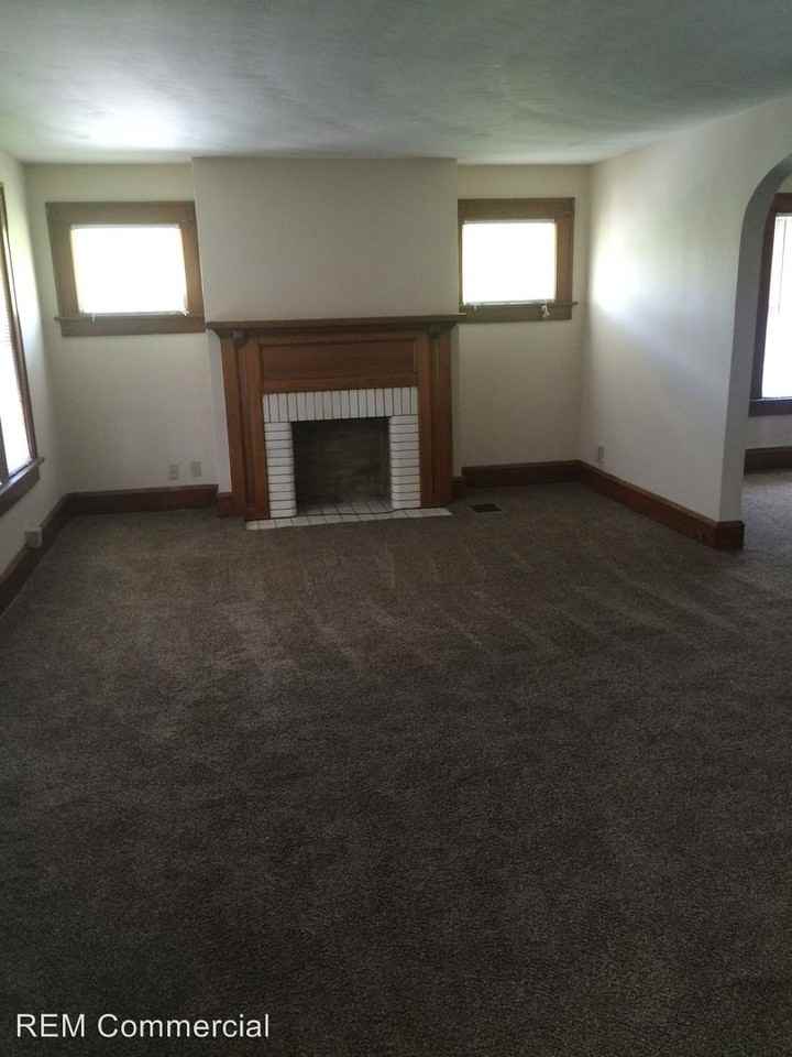 128- 132 Gem Court - Photo 2 of 10