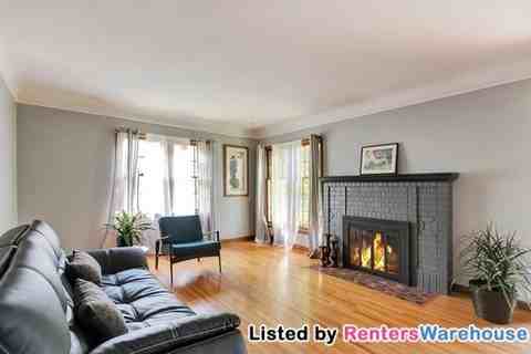 2227 NE Roosevelt St - Photo 2 of 13