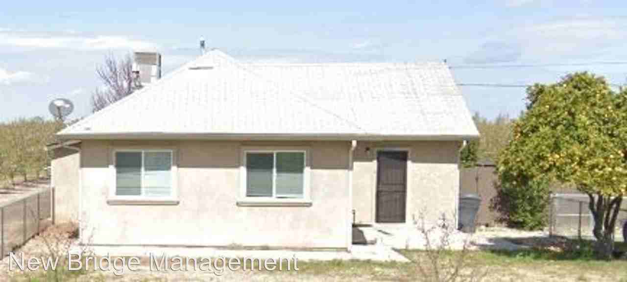 7519 Yosemite Boulevard - Photo 2 of 12