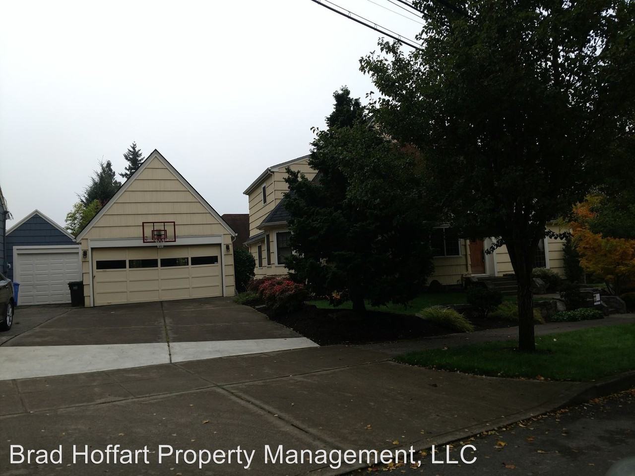 2000 Ne Ridgewood Drive - Photo 2 of 24