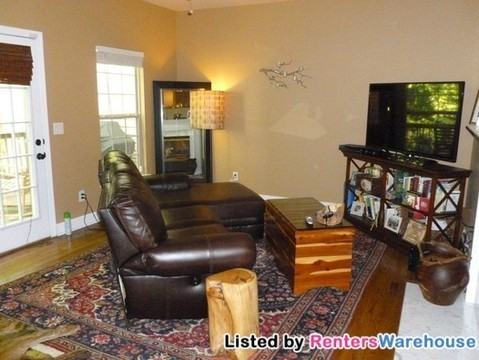 130 Carriage Ct - Photo 2 of 15