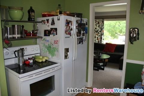 3216 Texas Ave S - Photo 3 of 12