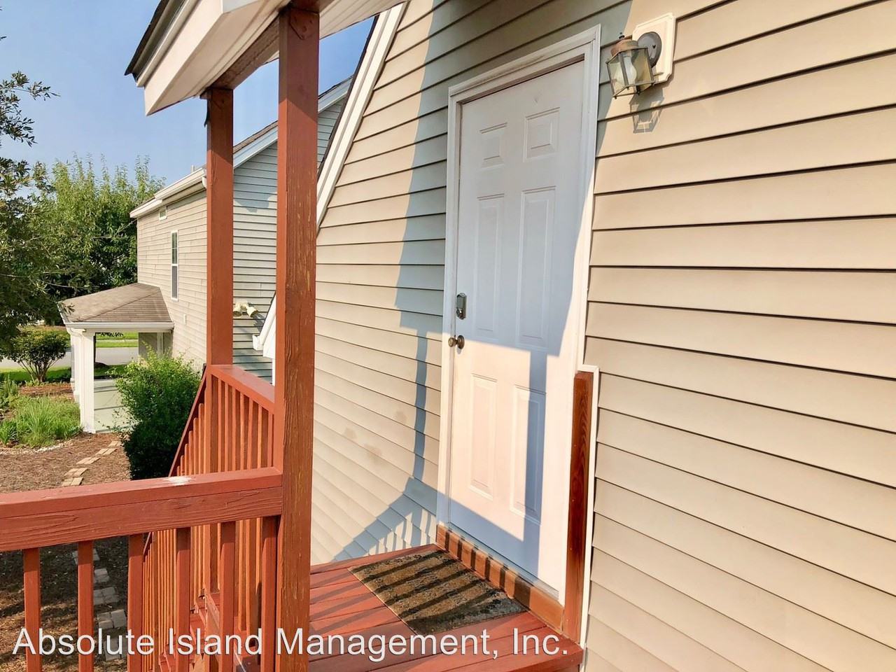 204 Student Union St. Studio - Photo 2 of 11