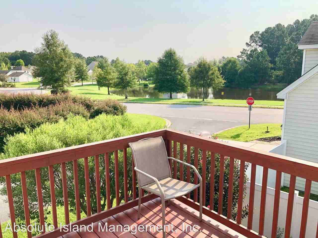 204 Student Union St. Studio - Photo 3 of 11