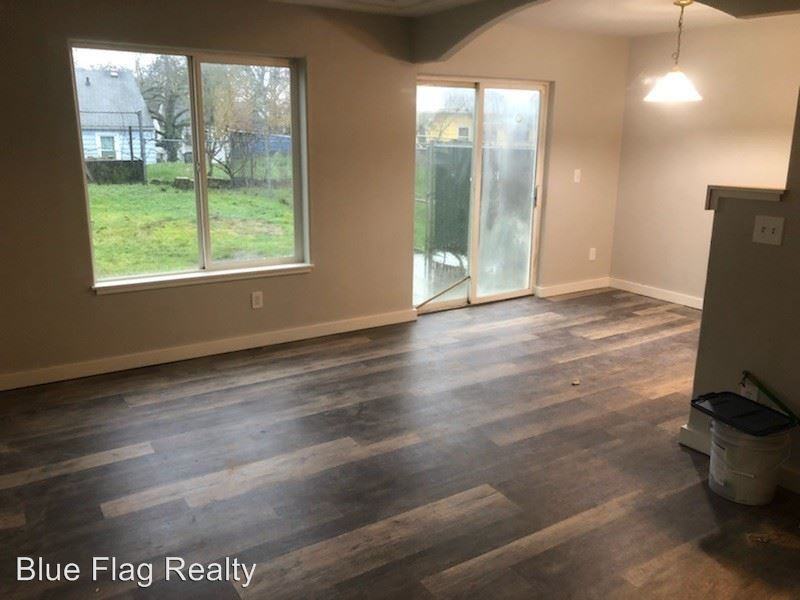 256 N 4th St - Photo 3 of 18