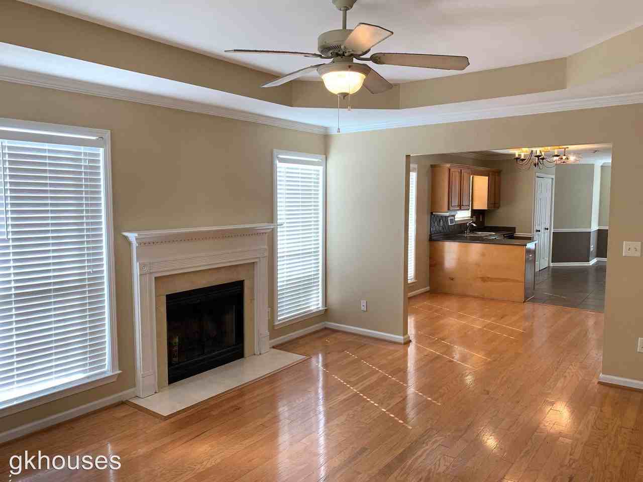453 Tocoa Rd - Photo 3 of 10