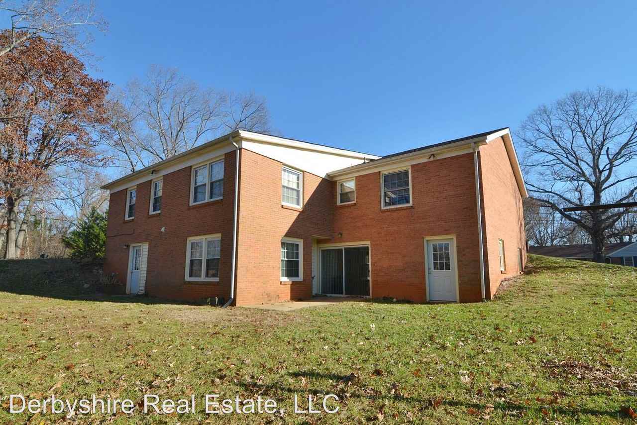 2142 Laurel Ln - Photo 2 of 11