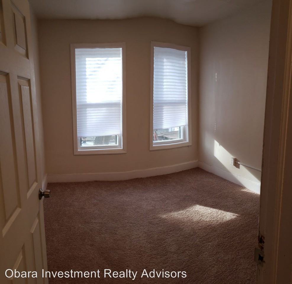 723 N 10th Street - Photo 3 of 10