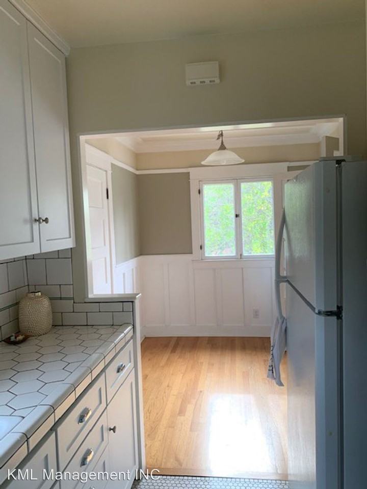 404 Douglas St. - Photo 3 of 15