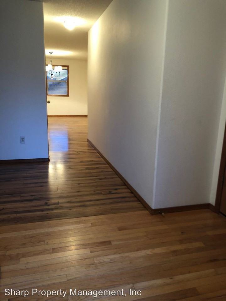 109 Mission Road - Photo 2 of 25