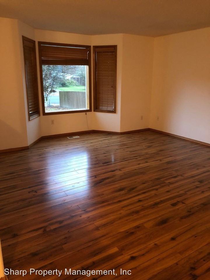 109 Mission Road - Photo 3 of 25