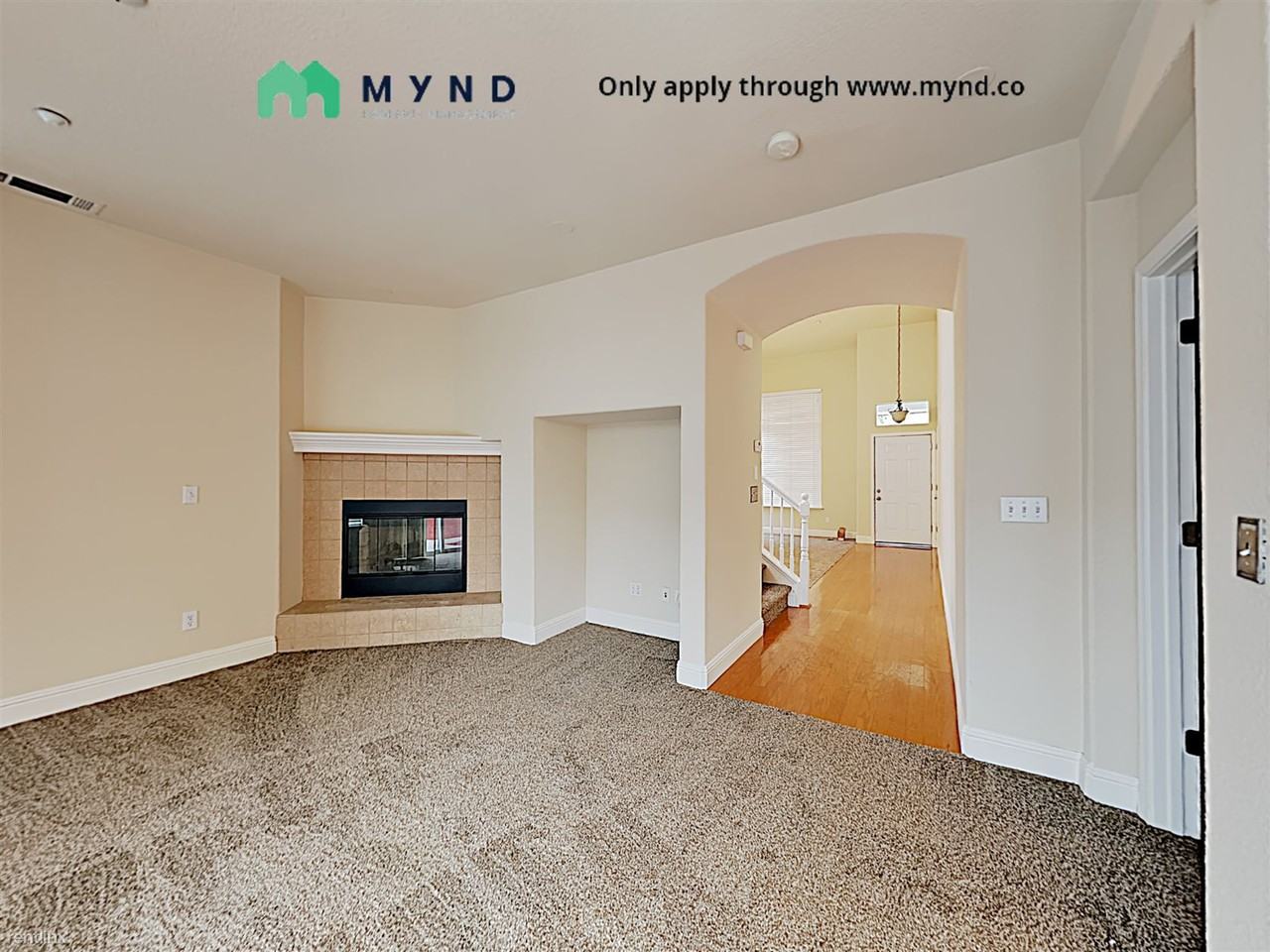 1219 Picadilly Ln - Photo 3 of 14