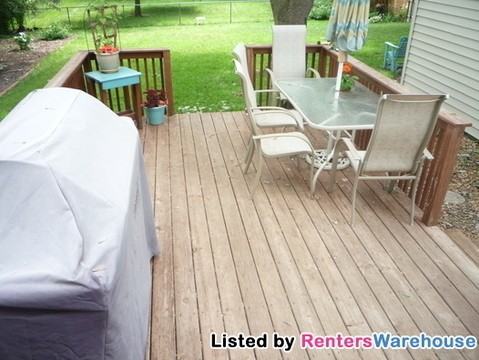 5712 Sumter Ave N - Photo 3 of 15