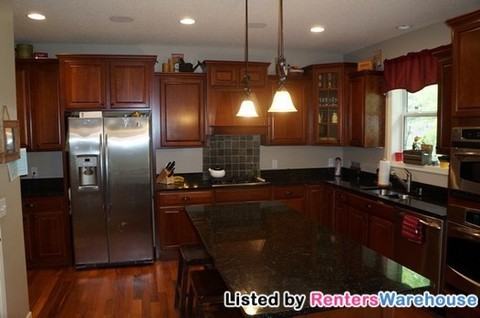 4230 Maple Hurst Dr S - Photo 2 of 15
