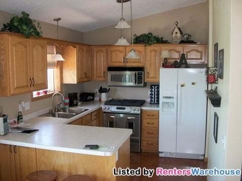 14410 Pineview Dr - Photo 3 of 12