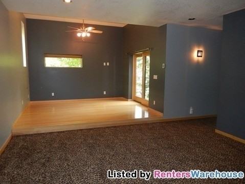 560 Kristin Ln - Photo 3 of 15