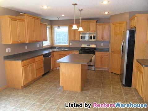 901 Riverview Ln - Photo 2 of 15