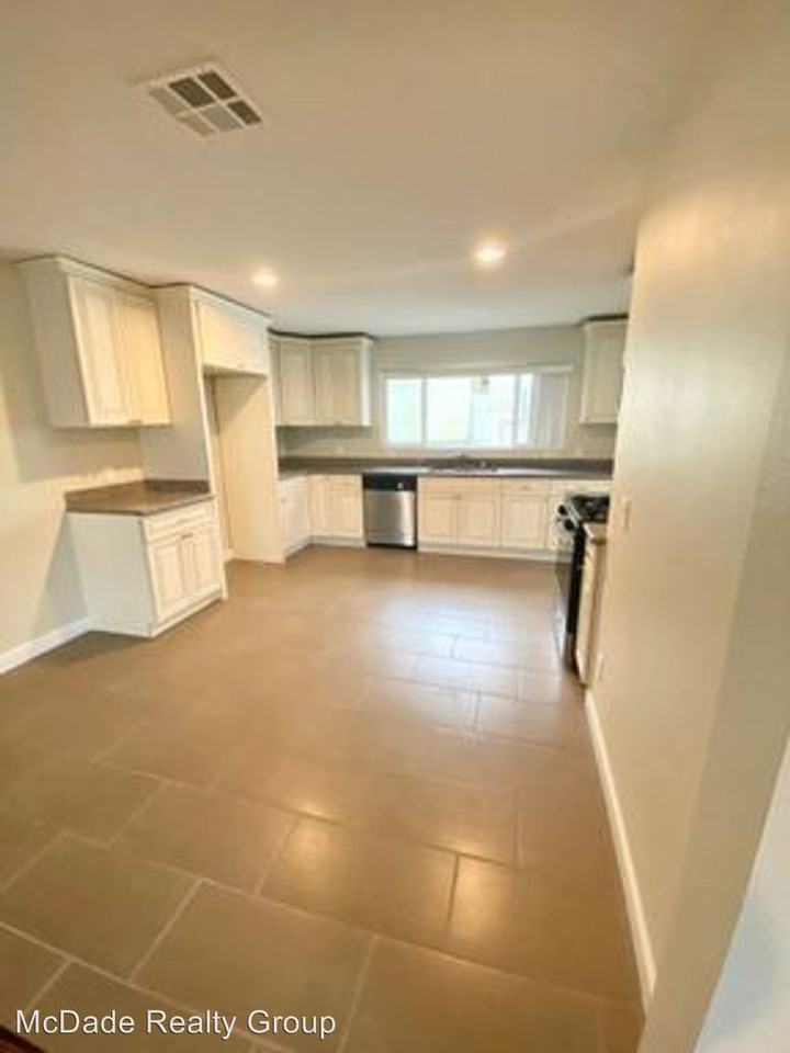 5321 Santa Margarita - Photo 3 of 18
