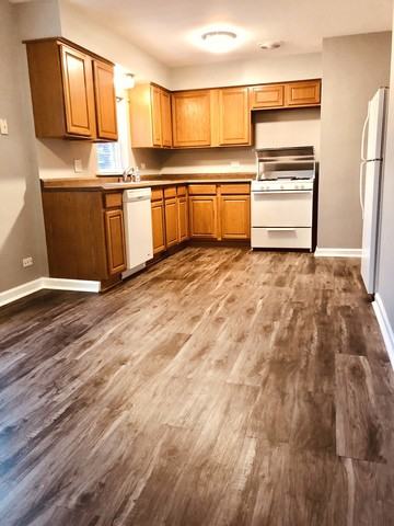 10600 Mayfield #1 - Photo 3 of 11