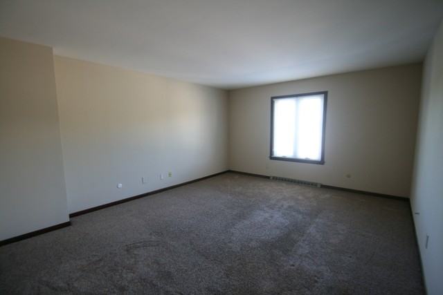 21 W Jefferson St #B - Photo 2 of 11