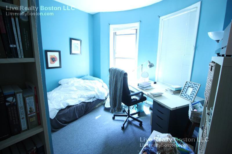 1725 Commonwealth Avenue - Photo 2 of 2