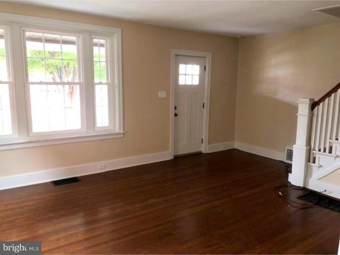 402 Pine Street - Photo 3 of 16