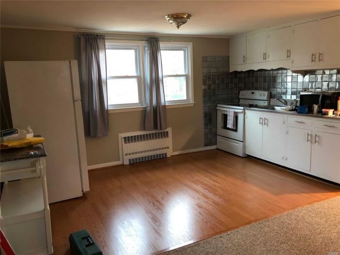 375 Woodlawn Ave - Photo 2 of 8