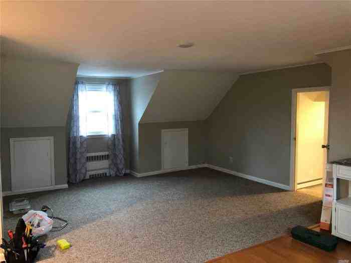 375 Woodlawn Ave - Photo 3 of 8