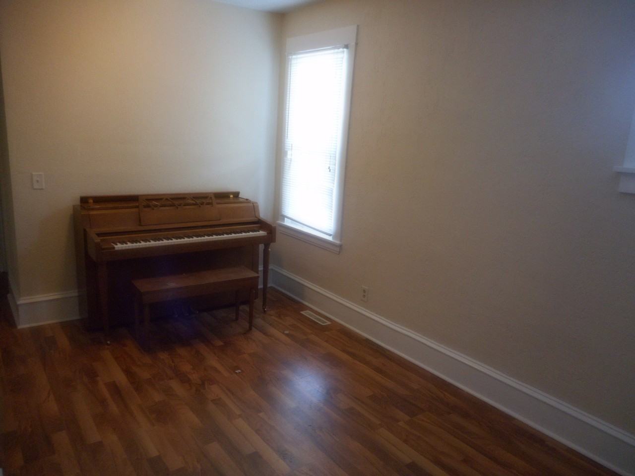 3214 Tyler St Ne - Photo 2 of 8