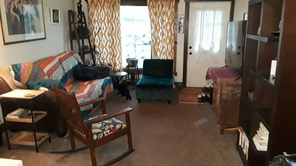 1306 10th St N - Photo 3 of 6