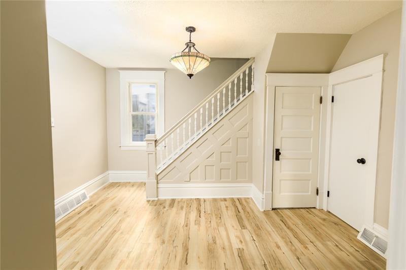 318 Monroe Street - Photo 2 of 20