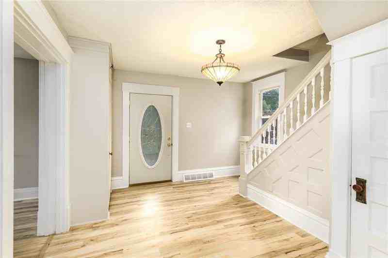 318 Monroe Street - Photo 3 of 20