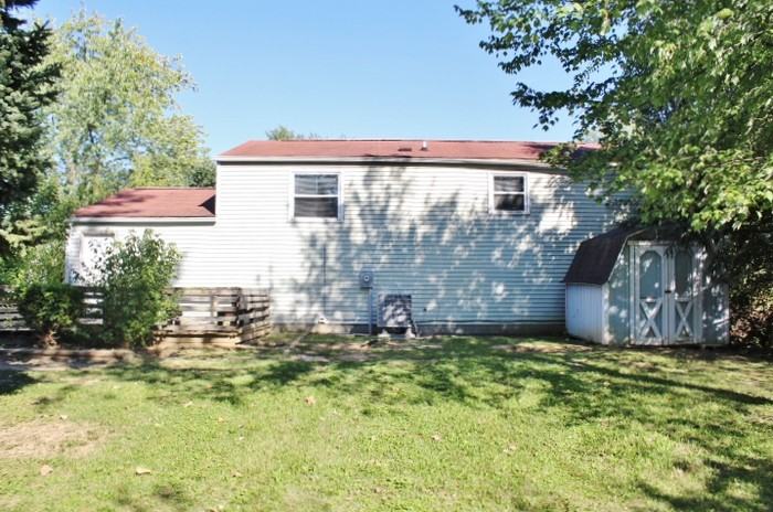 912 Waring Drive East - Photo 2 of 15