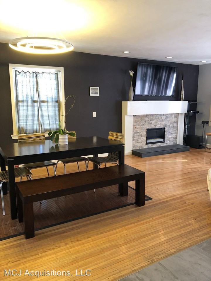 11 North Landing Road - Photo 3 of 20