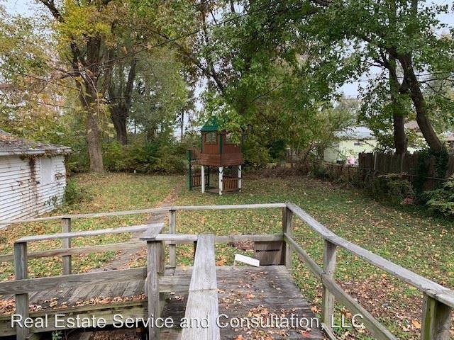 311 W. Canedy - Photo 2 of 3