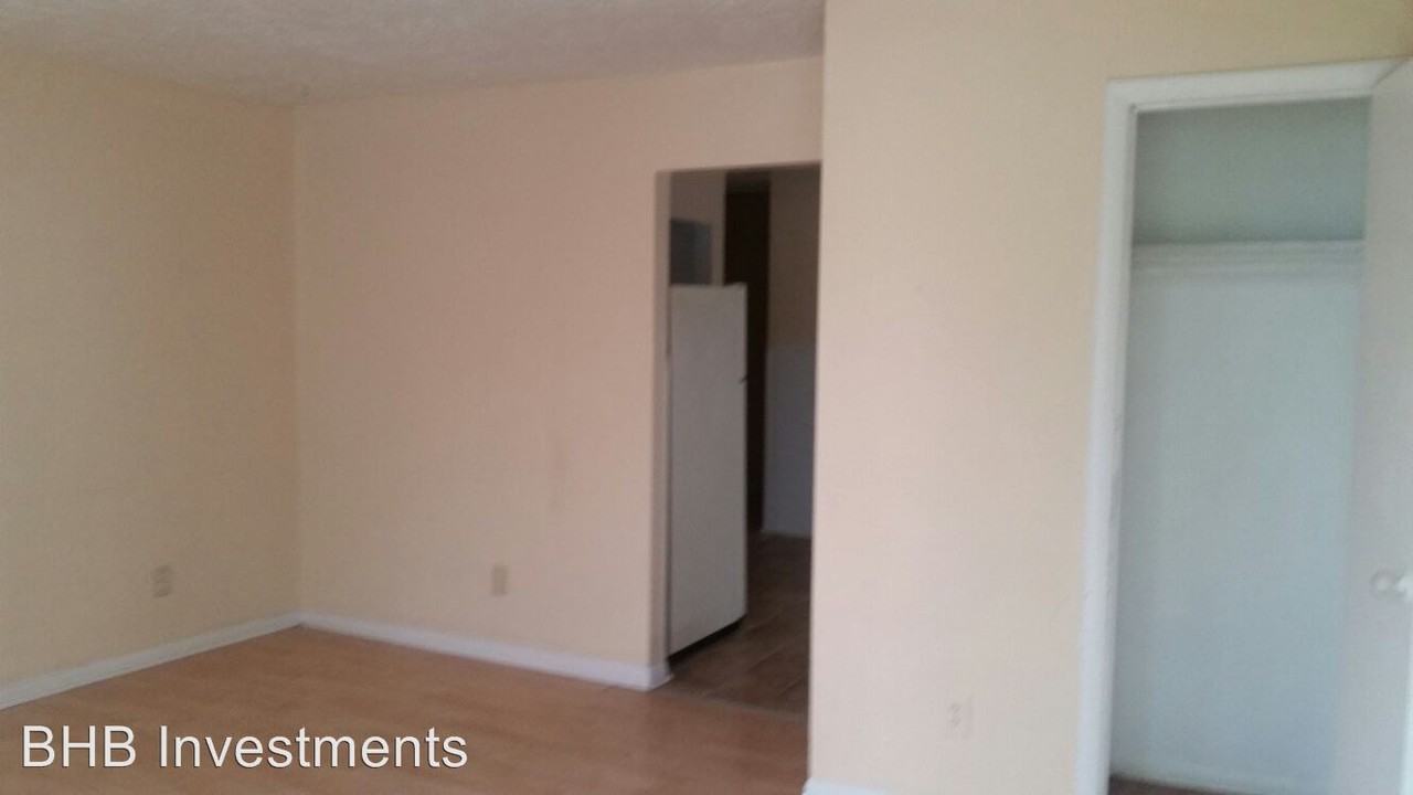 3415 S Harding St - Photo 2 of 7