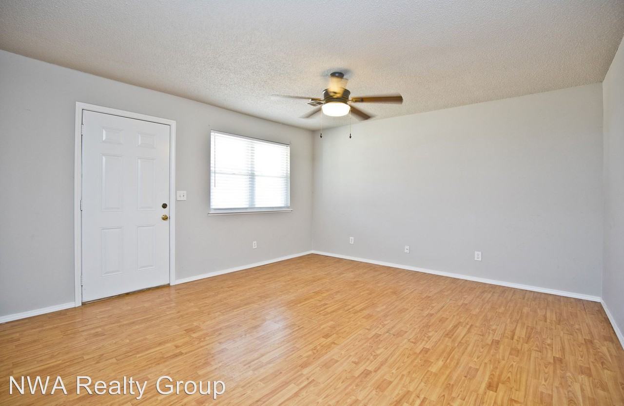 806 Se G Street - Photo 3 of 24