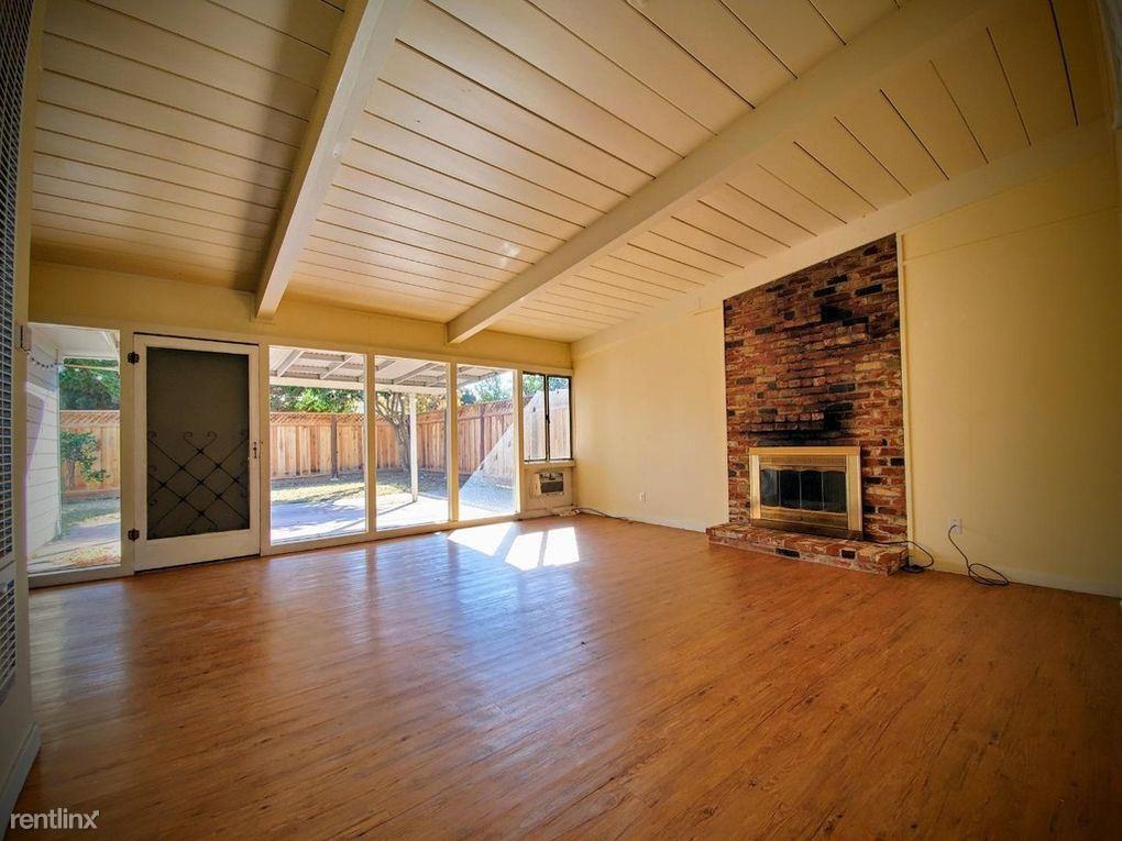 570 Maple Ave - Photo 2 of 6