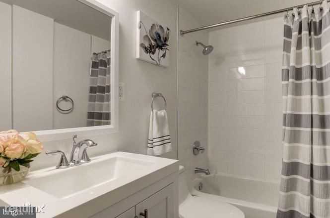 1440 W St Nw #305 - Photo 3 of 8