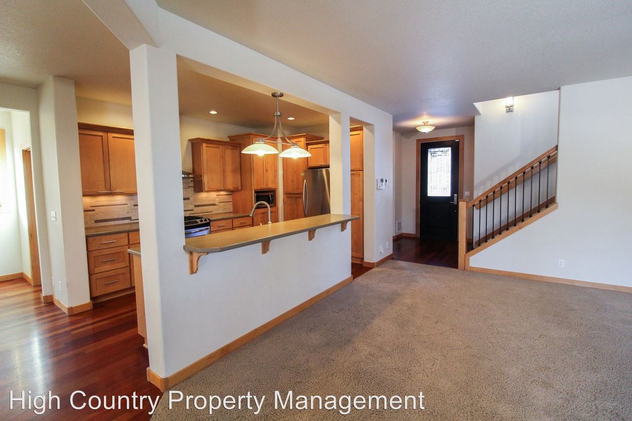109 Sw Taft Avenue - Photo 2 of 16