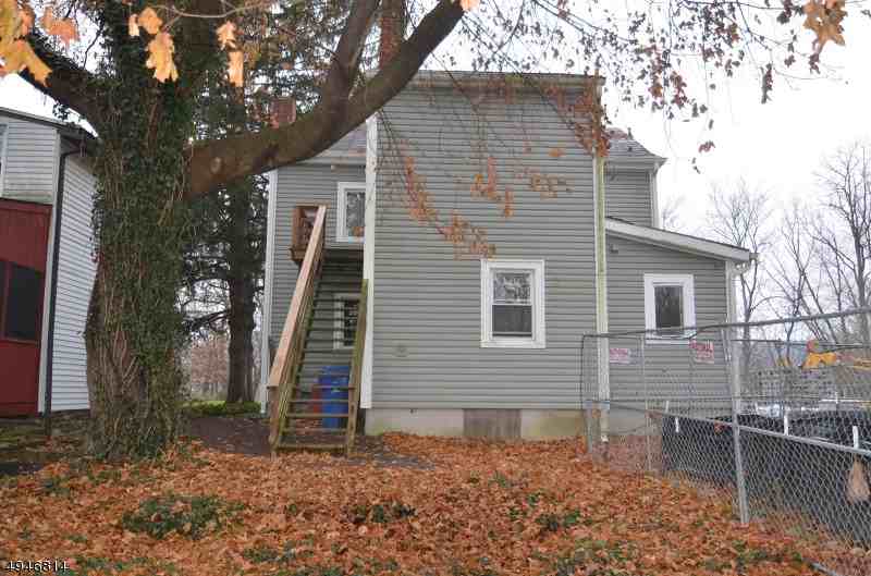 25 Front St - Photo 3 of 12