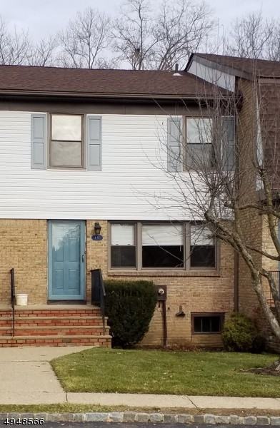 131 Stedwick Dr - Photo 2 of 11