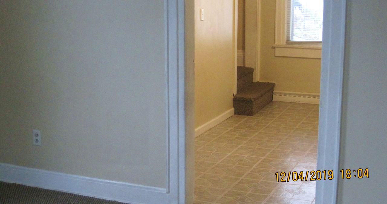 138 S 7th Avenue - Photo 3 of 9