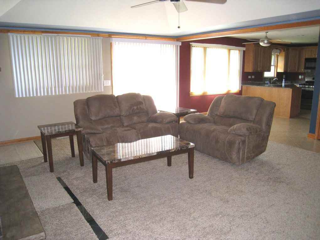 716 Roppolo Avenue, Elk Grove Village, IL 60007 3 Bedroom House for