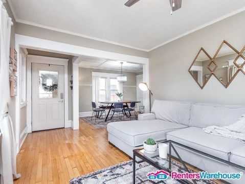 118 Winter St - Photo 2 of 15